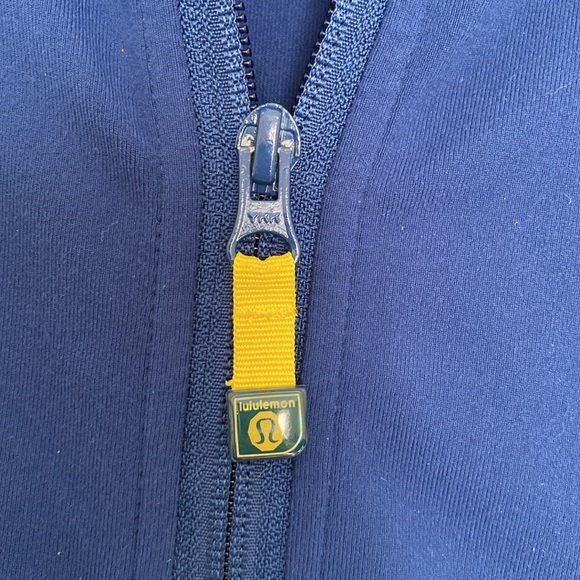 Lululemon full zip - Picture 4 of 7